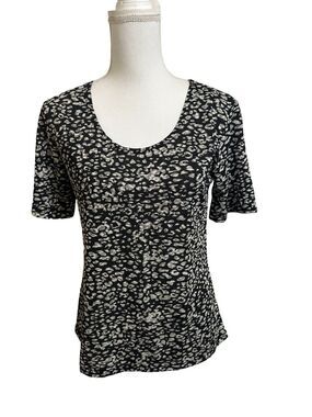 NWT The Magic Scarf Co. Womens One Size S-L Black Leopard Print Short Sleeve Top